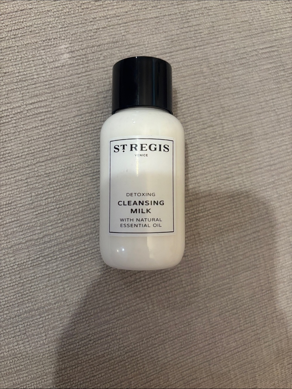 St. Regis Detoxing Cleansing Milk — White